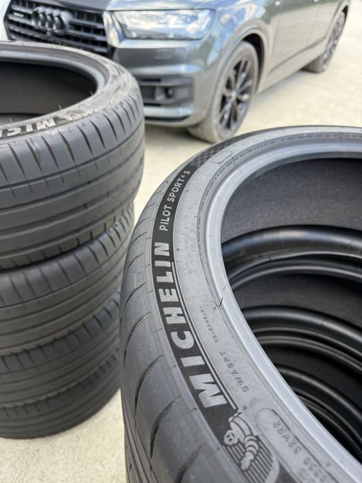 255/40/21 Michelin Pilot Sport 4S Acustic