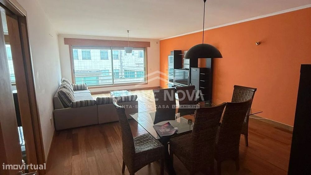 Apartamento T2 com Garagem Box em Espinho