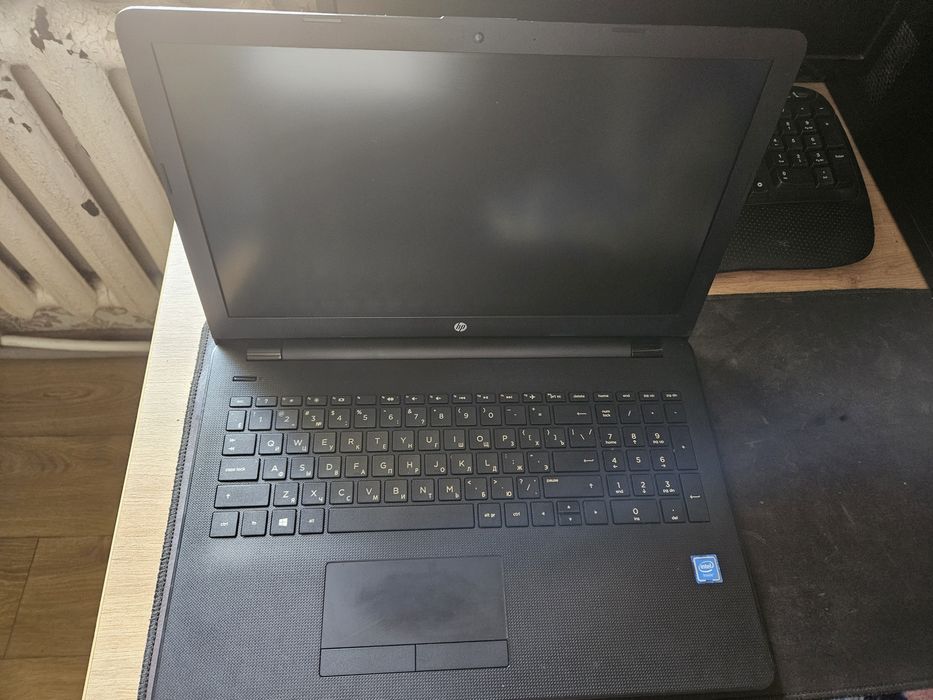 Ноутбук HP 15-ra021ur