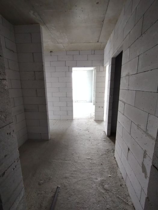 Продається ТРИКІМНАТНА квартира по вул. Хоткевича в новому ЖК закритог