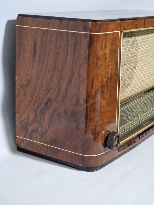 Rádio antigo reparado Grundig