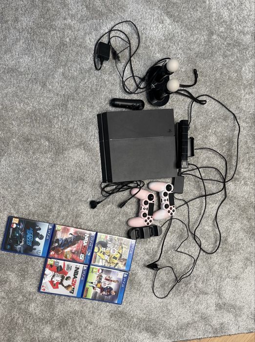 Playstation 4 z dodatkami