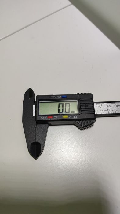 Suwmiarka elektroniczna