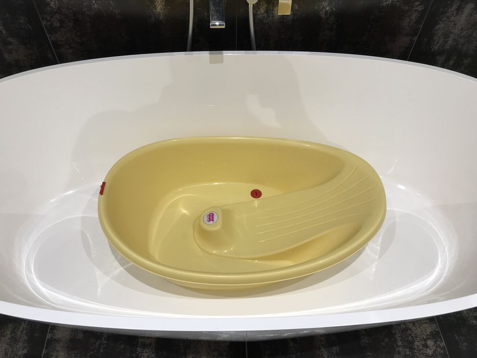 Ванна анатомічна для дитини від 0-12місяців. З виміром температури!