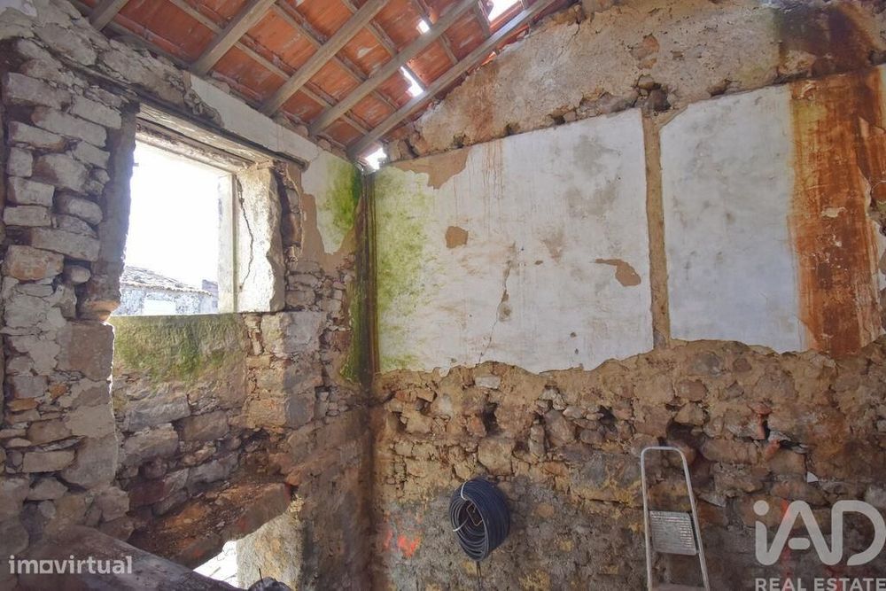 Casa / Villa em São Miguel, Santa Eufémia e Rabaçal de 70 m2