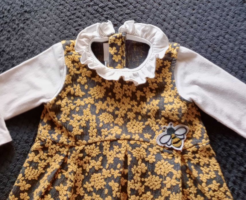 Vestido florido, mangas e folho em cima branco  da Chicco - 12 meses