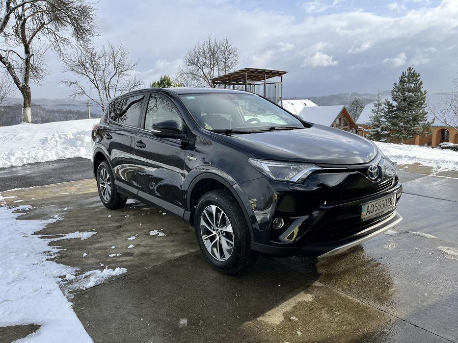 Продаю Toyota RAV4 Hybrid