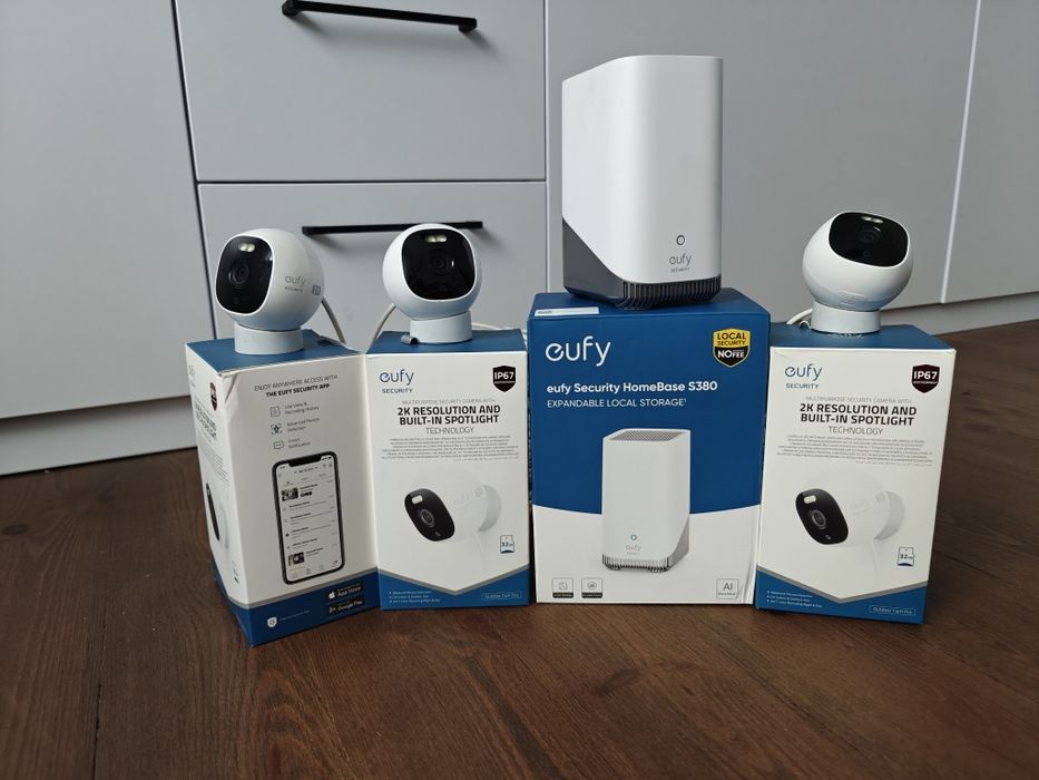 Zestaw kamera Eufy outdoor 2k 3 szt.  + homebase 3 monitoring
