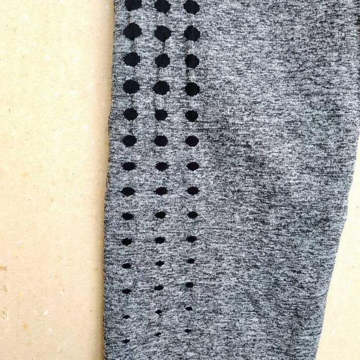 Леггинсы серые круги градиент для спорта для девочек Размер S НОВЫЕ