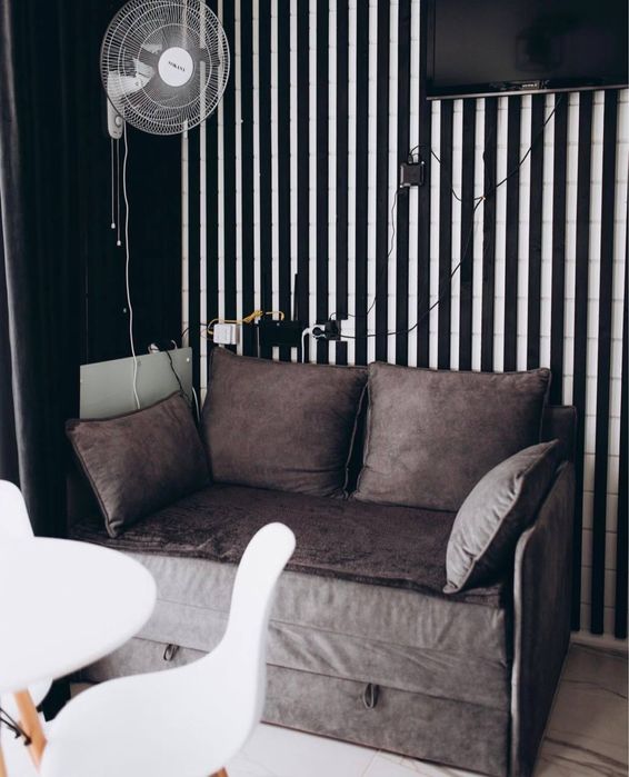 Будиночок в Карпатах B&W