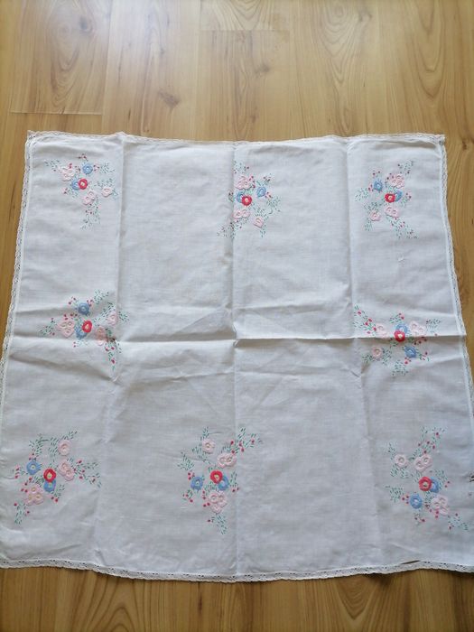 Obrusik, serweta, płucienna, haftowana-  PRL