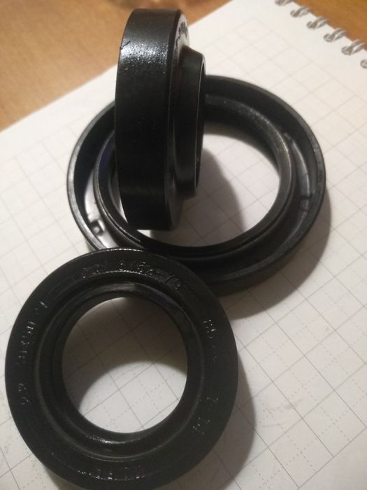 Сальник, манжета армированная