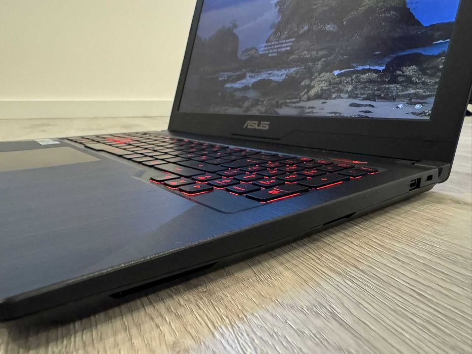 ASUS Gaming Computer427551447487631361
