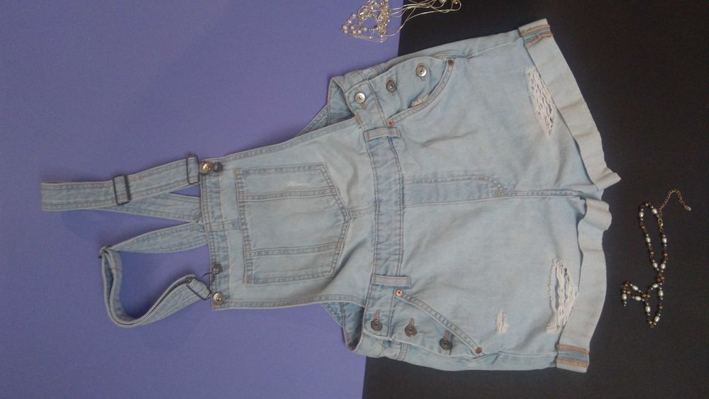 Krótkie spodenki, ogrodniczki jeansowe H&M rozmiar 38 rozdarcia