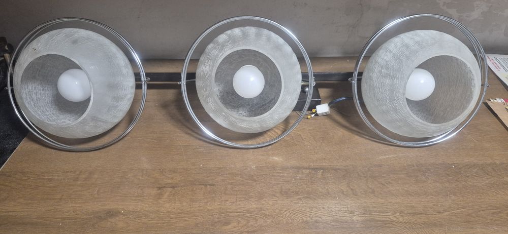 Lampa sufitowa trzy klosze