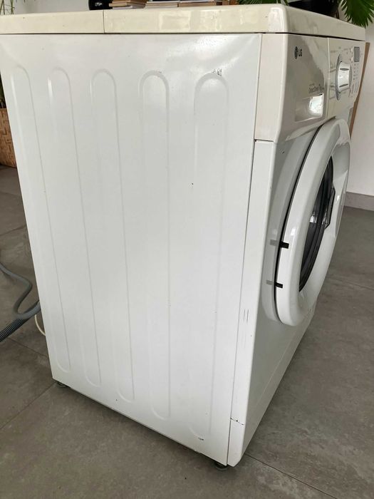 Máquina de lavar roupa LG directdrive 7kg inverter.