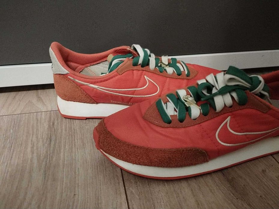 Nike Waffle Trainer 2 First Use Orange size 43