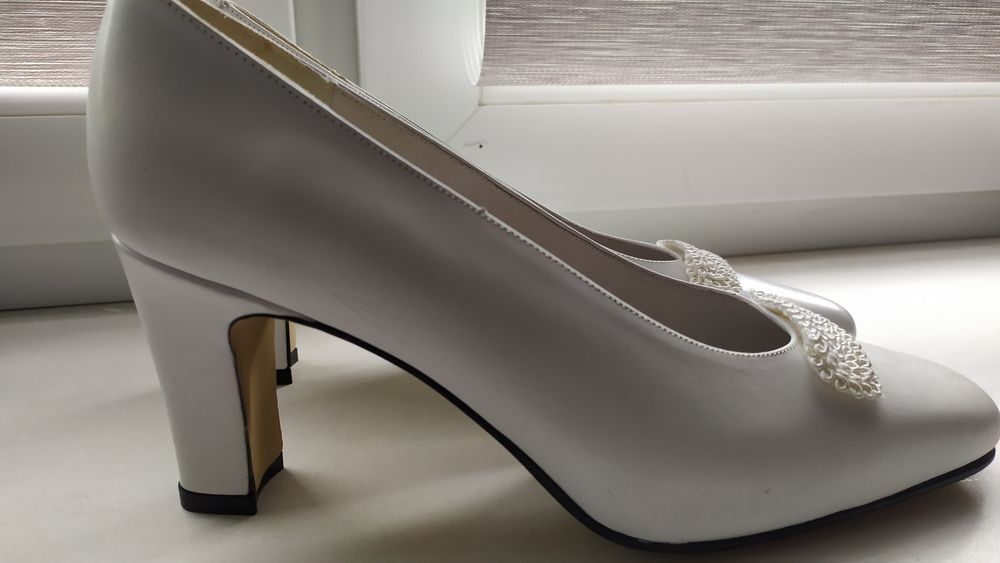 Шкіряні туфлі жіночі