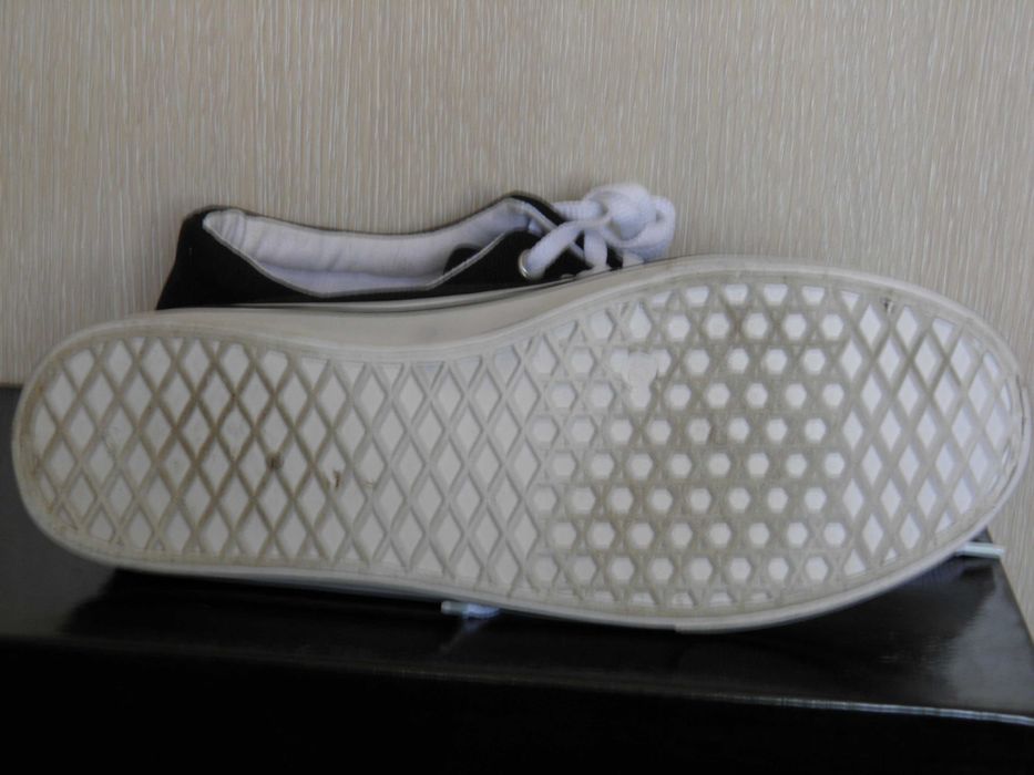 HI-TEC  tenisówki 42/26 uniseks.