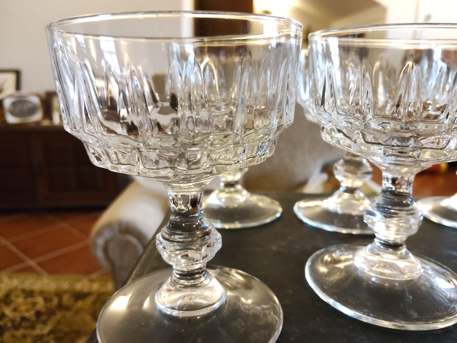 8 taças de champanhe  de vidro