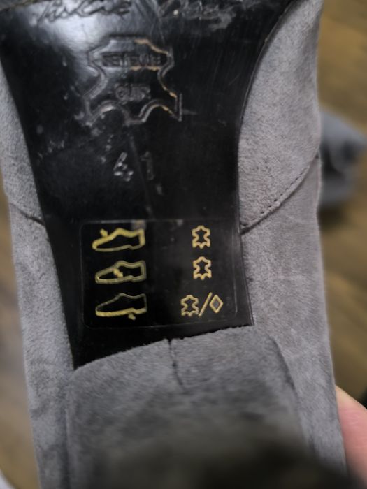 Стильні замшеві сапоги до колін