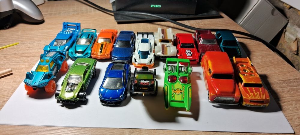 Машинки Hotwheels