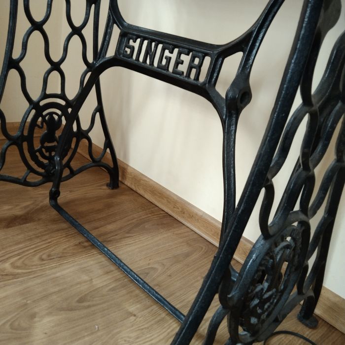 Stół żeliwny Singer