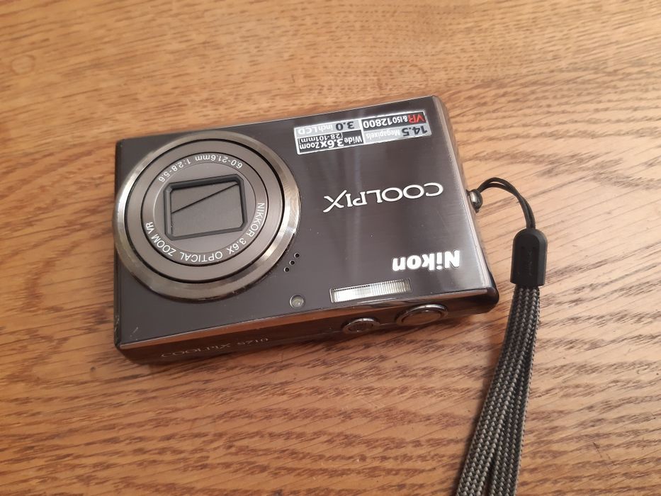 Aparat nikon coolpix s710