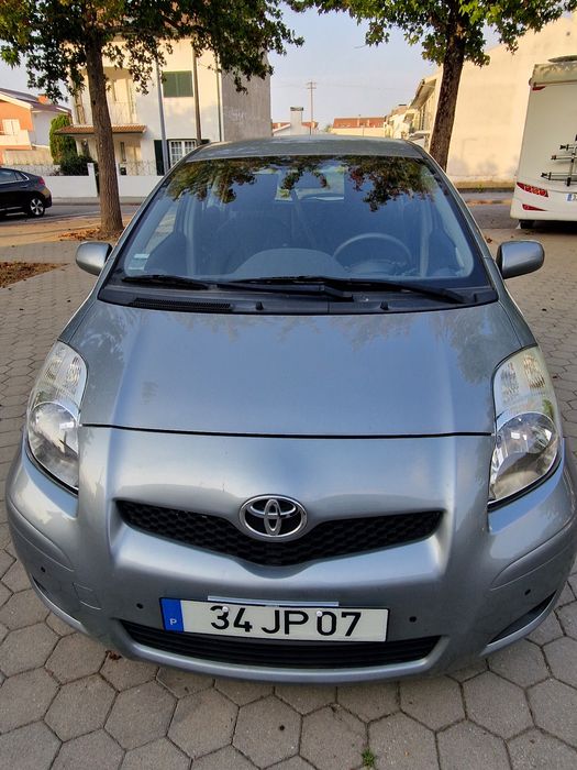 Toyota Yaris com poucos quilómetros