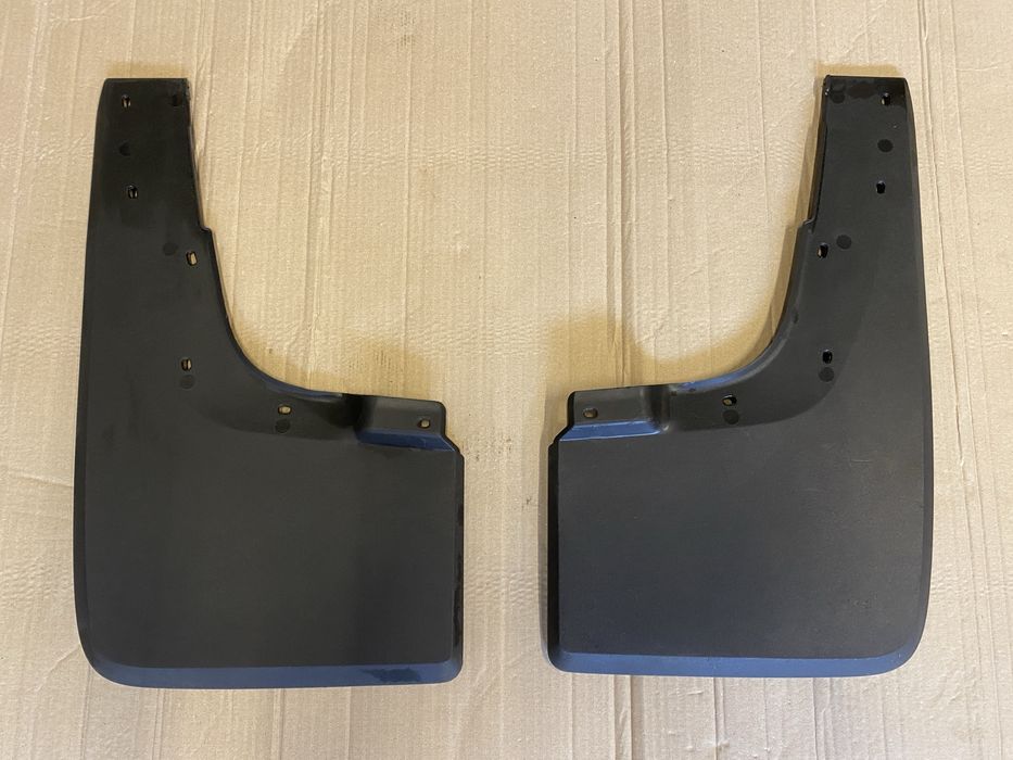 VW AMAROK Chlapacze przód komplet