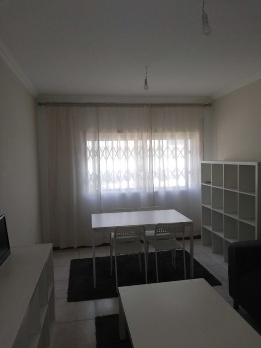 Arrenda-se T1 + 1