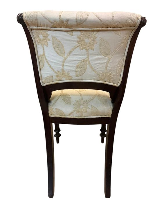 Par de Cadeiras Românticas