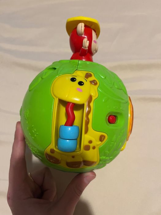 Interaktywna piłka z małpką a kuku Smily Play