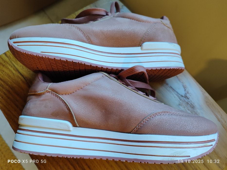 Buty różowe sportowe r 40