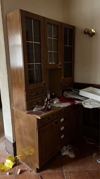 Stary kredens do renowacji