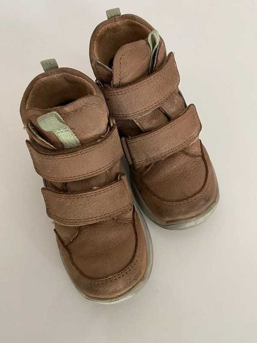 Trzewiki dziecięce superfit brąz nubuk lekkie skórzane buty z membraną