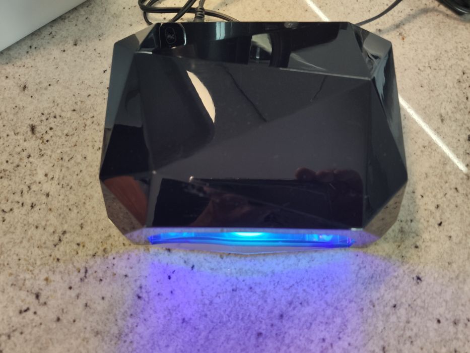 Lampa UV do paznokci z zasilaczem.