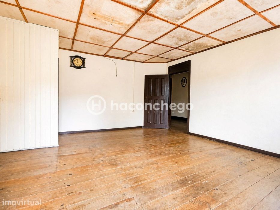 Moradia Rústica com 550 m² de terreno em Vila Cova, Barcelos