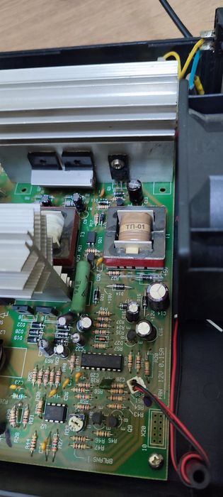 Продам лабораторный регулируемый блок питания.