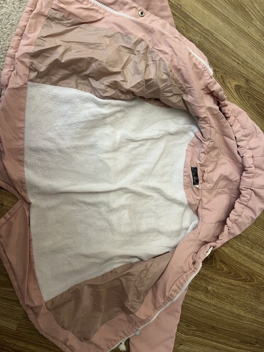 Продам осінню курточку на дівчинку