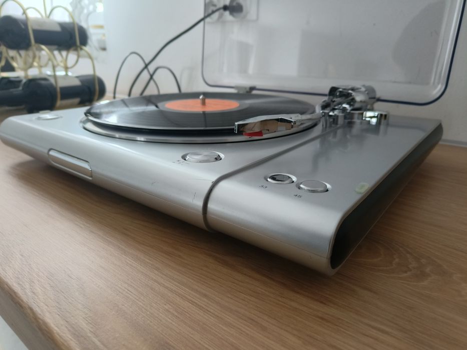 Kompaktowy gramofon