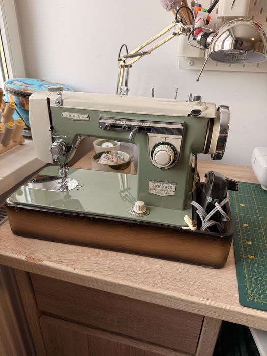Maszyna do szycia IDEAL – vintage, sprawna + walizka