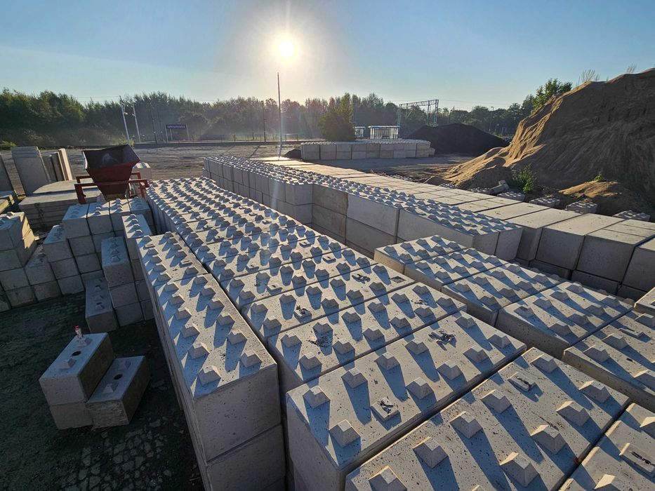 Bloki Lego, Podmurówka, Mur oporowy, Zasieki, Silosy, Boksy na węgiel