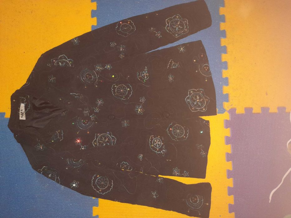 Пиджак женский замшевый.