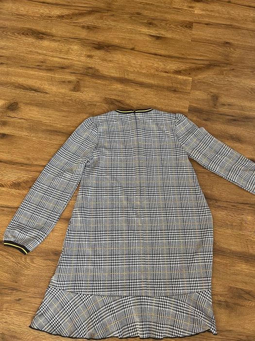 Продам плаття для дівчинки