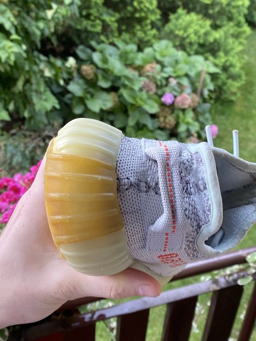 Yeezy Boost 350 v2 blue tint r. 40