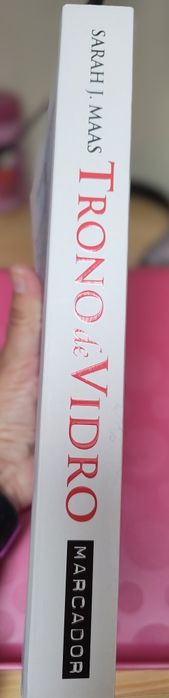 Vendo Trono de Vidro de Sarah J. Maas