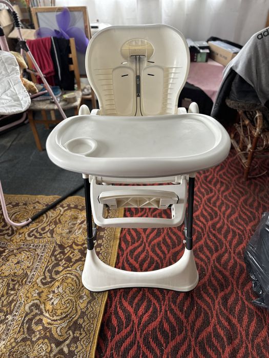 Дитячий стільчик для годування Carello