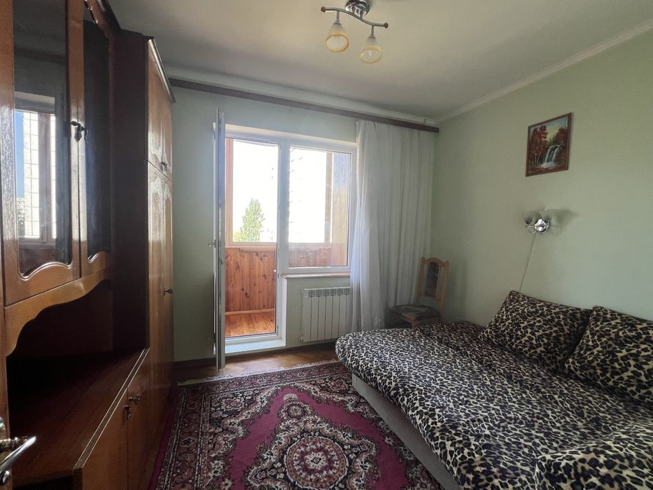 Бажана, метро Харківька