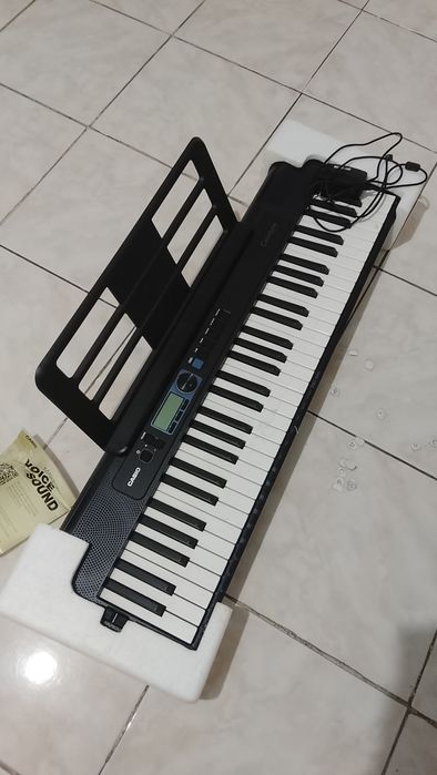 Piano Casio em ótimo estado mas com marcas de uso